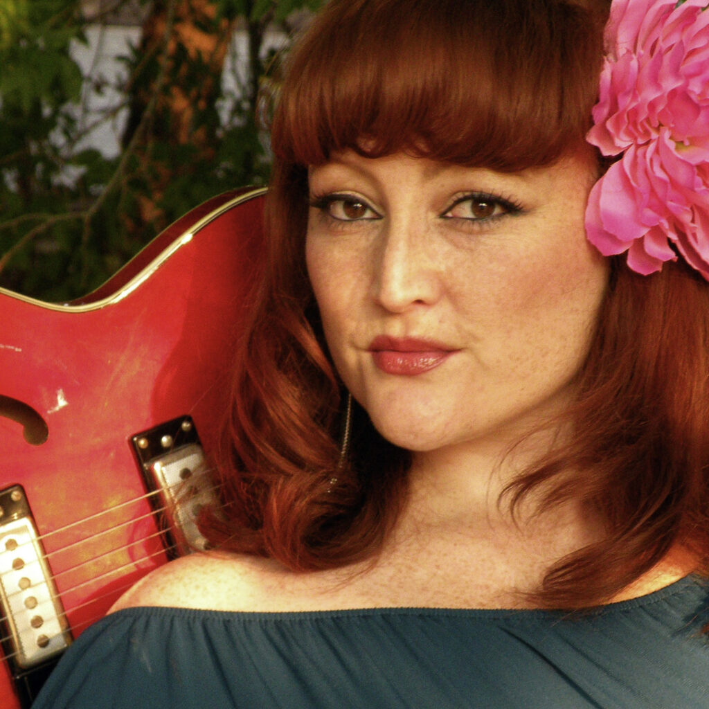 „Rock Around the Clock“ Auch Gina Haley, Tochter von Bill Haley, ist Teil der Show – sie singt Songs ihres Vaters und gibt Einblicke in ihr aktuelles Album | Foto: Pomroy, Rachel